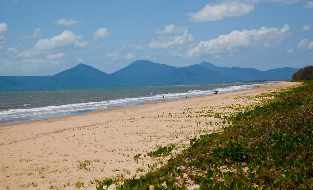 The York Beachfront Holiday Apartments Yorkeys Knob Buitenkant foto