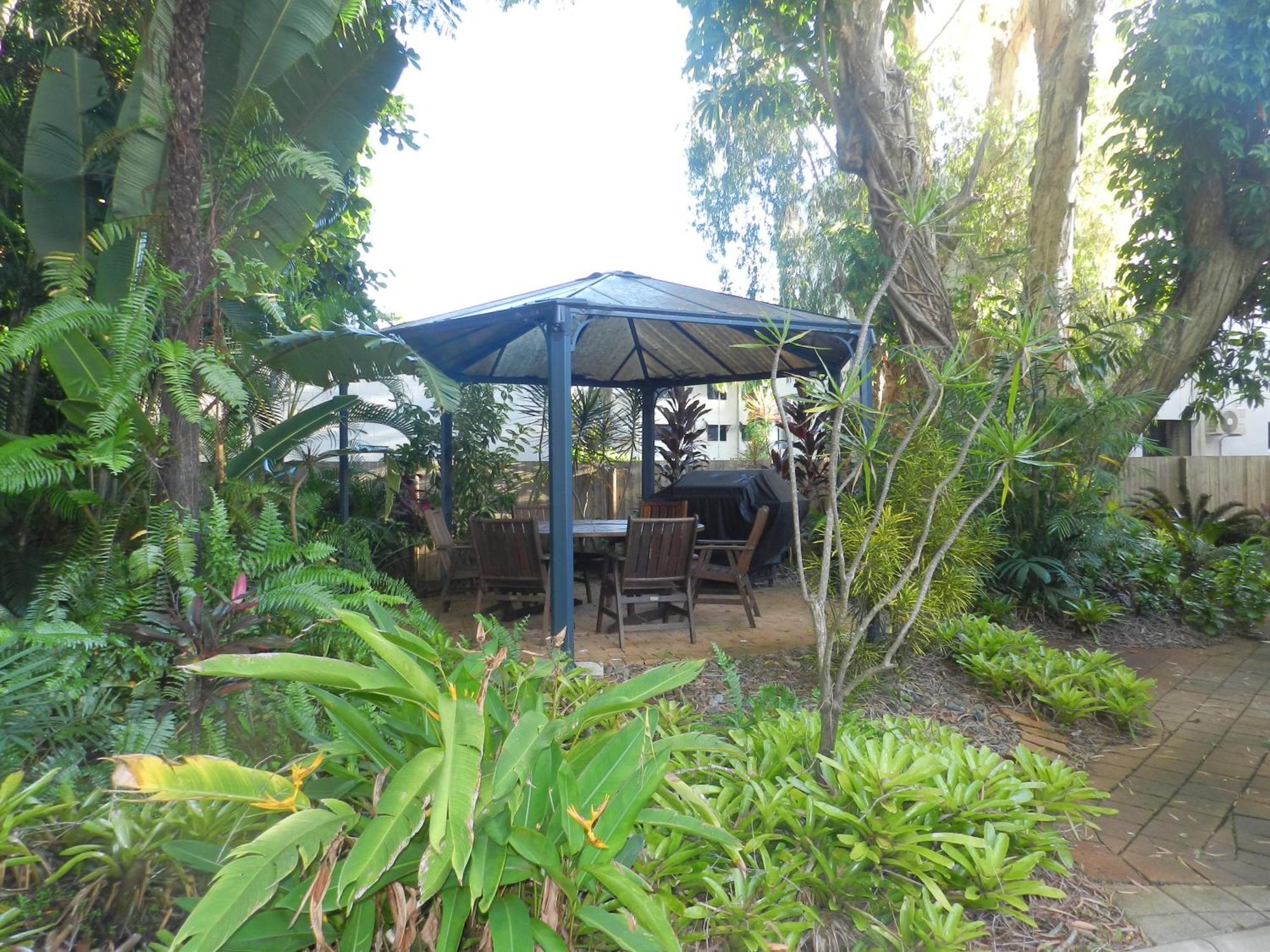 The York Beachfront Holiday Apartments Yorkeys Knob Buitenkant foto