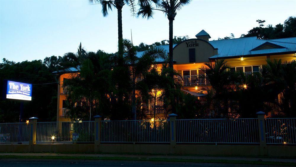 The York Beachfront Holiday Apartments Yorkeys Knob Buitenkant foto
